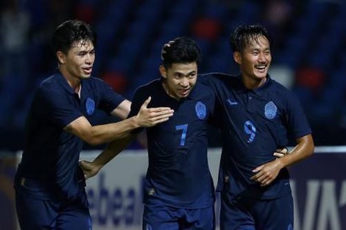 Dàn sao nhập tịch giúp Campuchia suýt đánh bại Malaysia