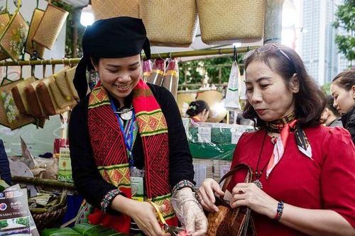 Thưởng thức món ăn năm châu tại Liên hoan Ẩm thực quốc tế 2024