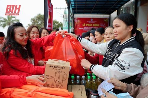 Ấm áp chợ 'Tết nhân ái'