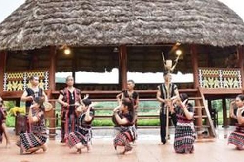 Vang mãi tiếng cồng chiêng