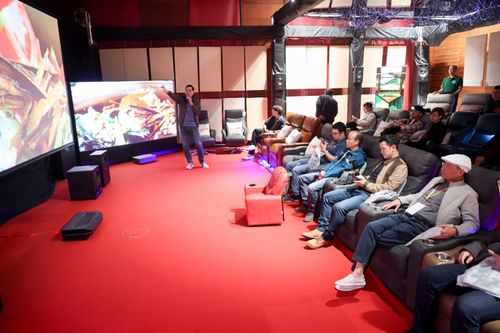 Người Hà Nội trải nghiệm hệ thống nghe nhìn giá tiền tỷ