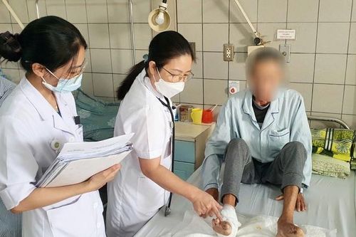 Nhập viện vì suy thận, loét gót chân, người bệnh tiểu đường thừa nhận một sai lầm nhiều người Việt mắc phải
