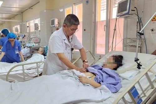 Chủ quan với sốt virus, người phụ nữ phải lọc máu liên tục 72 giờ