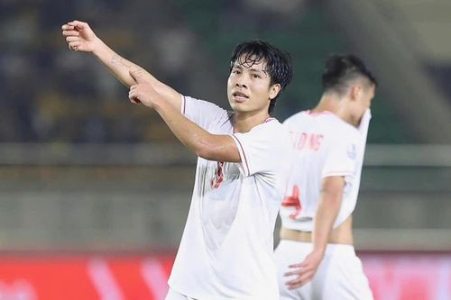 Tuyển Việt Nam dẫn đầu bảng sau trận thắng Lào 4-1
