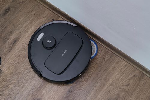 Robot hút bụi có thông báo bằng tiếng Việt