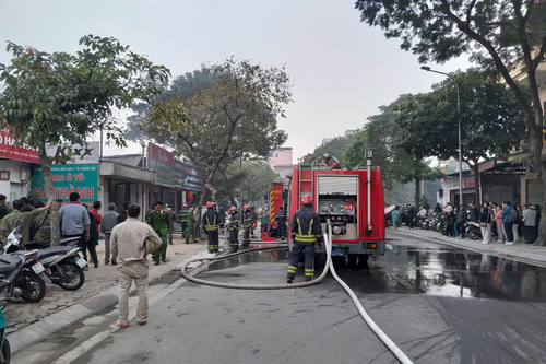 Hà Nội: Cháy quán kinh doanh gà ở phố Võ Thị Sáu