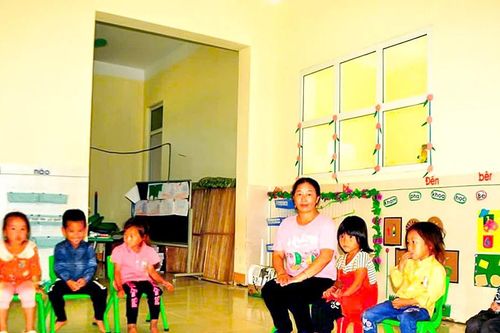 Gieo chữ trên đỉnh Pha Cà Tún