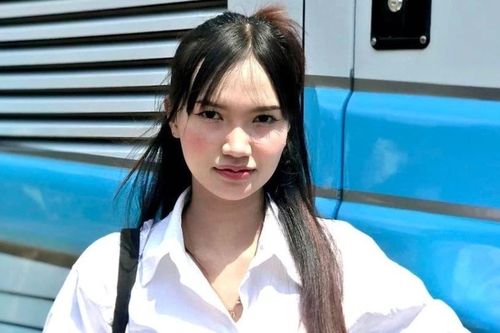 Tang lễ hiu quạnh của nữ ca sĩ qua đời ở tuổi 20