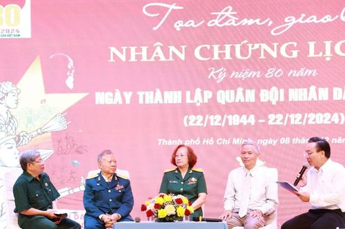 Sinh viên lắng nghe những câu chuyện hào hùng với 'nhân chứng lịch sử'