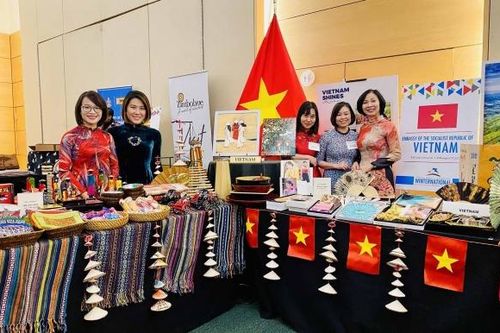 Văn hóa, nghệ thuật truyền thống Việt Nam thu hút sự quan tâm tại Hội chợ quốc tế mùa Đông ở Mỹ