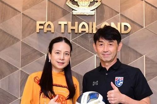 Madam Pang 'bơm doping' cho tuyển Thái Lan sau chiến thắng lịch sử