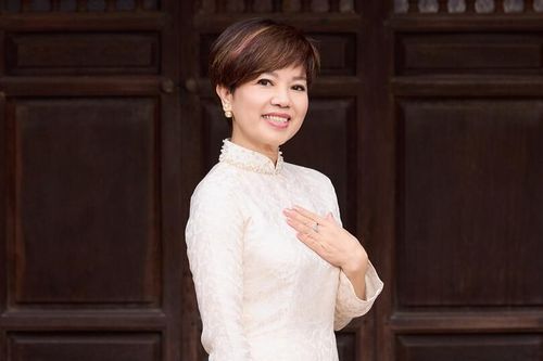 NSND Ngọc Huyền không còn ẩn mình, sống vui khỏe ở tuổi 62