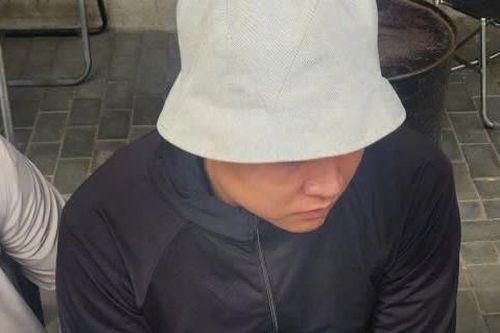 Bắt nhóm giả danh cảnh sát còng tay, trùm đầu tài xế Grab để cướp tài sản