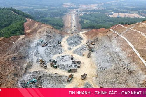 Xẻ núi, bạt đồi thi công cao tốc Bắc - Nam qua Hà Tĩnh