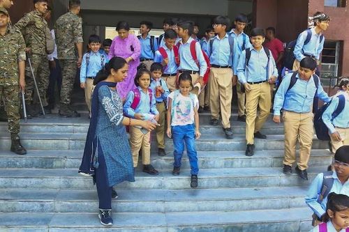 Ấn Độ: Hàng chục trường học tại Delhi nhận được thư đe dọa đánh bom