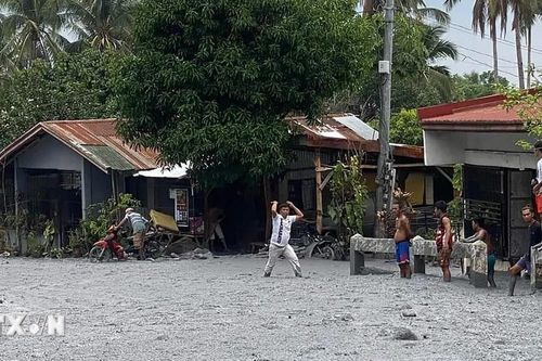 Philippines: Núi lửa Kanlaon lại 'thức giấc,' phun tro bụi cao tới 3.000m
