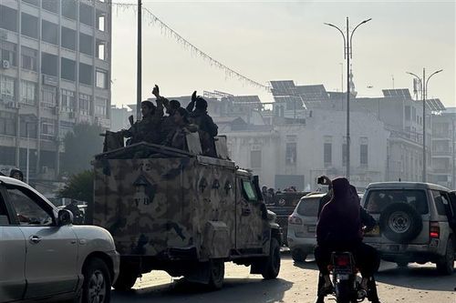 Thay đổi quyền lực ở Syria: Hòa bình hay thêm hỗn loạn?