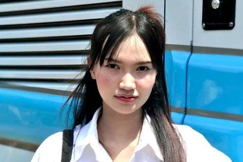 Nữ ca sĩ xinh đẹp tử vong vì massage cổ vai gáy