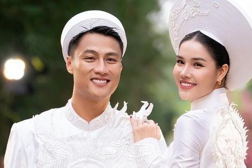 Kỳ Hân - Mạc Hồng Quân làm vedette bộ sưu tập của NTK Nguyễn Trường Duy