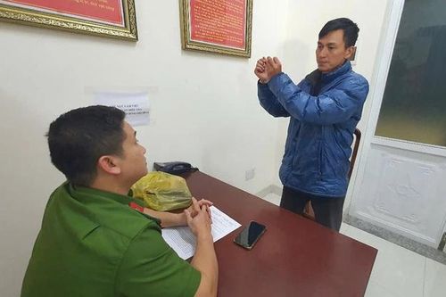 Tạm giữ hình sự đối tượng giết người rồi đem thi thể ra nghĩa trang phi tang