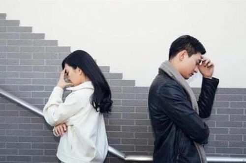 Vì sao một số anh em thân thiết, số khác lại xa lạ? Cha mẹ là người nắm giữ câu trả lời