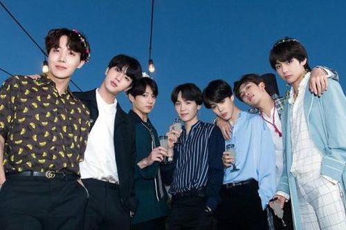 Jin nói về BTS: 'Chúng tôi không phải là bạn bè'