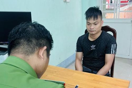 Đối tượng có tiền án giết người đập phá kính ôtô sau va chạm ở Bình Dương