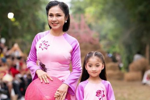 Nhan sắc gây chú ý của 'người đẹp Tây Đô' Việt Trinh ngày tái xuất
