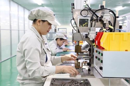 Đầu tư ra nước ngoài của Việt Nam trong 11 tháng tăng hơn 50%