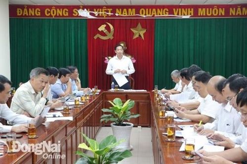 Khẩn trương tháo gỡ vướng mắc khai thác các mỏ đá, đất đắp phục vụ thi công các công trình trọng điểm quốc gia