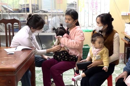 Khám bệnh, cấp thuốc miễn phí cho hội viên phụ nữ và trẻ em đồng bào dân tộc thiểu số