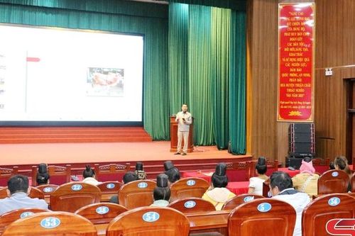 Hội nghị tập huấn kiến thức sản xuất cho hộ đồng bào dân tộc La Ha