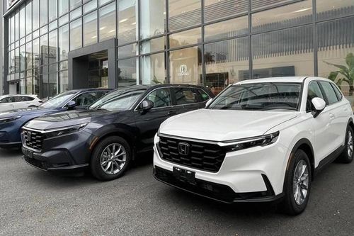 Loạt ô tô giảm giá mạnh tháng cuối năm, có mẫu giảm 250 triệu đồng