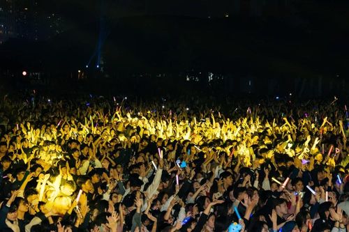 Hơn 15.000 sinh viên Trường Đại học Phenikaa 'bùng nổ' cảm xúc trong đêm Đại nhạc hội Into the Colorverse