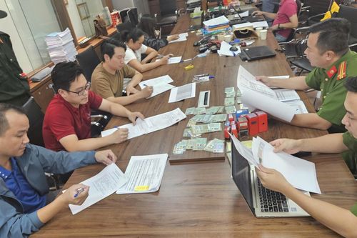 Công an Hà Nội thông tin mới nhất về đường dây nhập lậu, tiêu thụ hàng nghìn tấn 'khí cười'