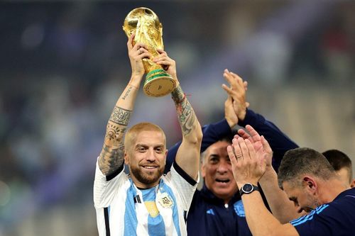 Nhà vô địch World Cup suy sụp tinh thần