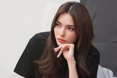 Á hậu Thái Lan bị lừa 4 triệu bath
