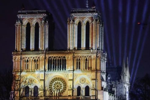 Nhà thờ Đức Bà Paris mở cửa sau hỏa hoạn: Và chuông Bourdon lại được ngân vang