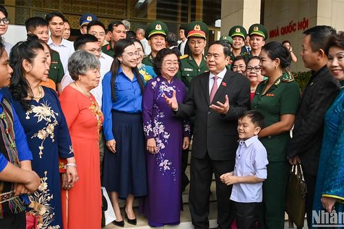 Quỹ học bổng Vừ A Dính: Chắp cánh ước mơ cho thế hệ trẻ vùng sâu, vùng xa và biển đảo