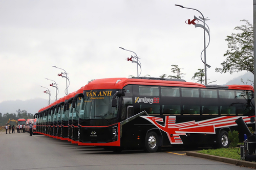 Hãng sản xuất ô tô Việt Nam đưa ra thị trường dòng xe khách, minibus tỷ lệ nội địa hóa cao