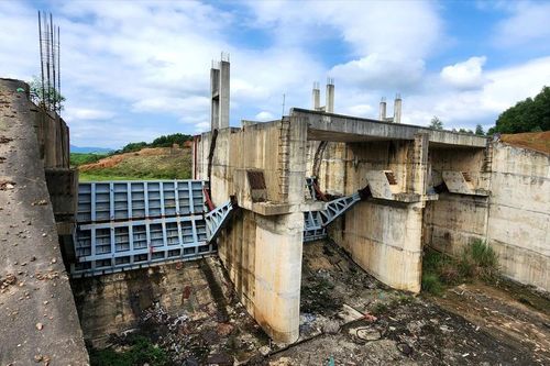 Dự án hồ chứa nước Rào Trổ (Hà Tĩnh) thi công dở dang
