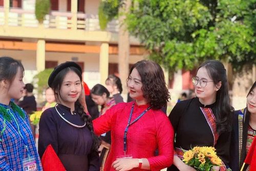Chú trọng phát triển chuyên môn và giáo dục gìn giữ bản sắc văn hóa dân tộc
