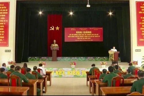 Quân nhân chuyên nghiệp được tăng cường bồi dưỡng tiếng dân tộc thiểu số