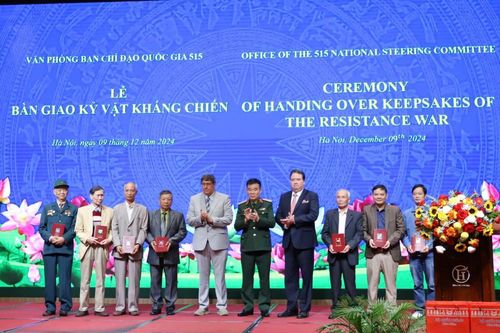 Hoa Kỳ bàn giao kỷ vật kháng chiến