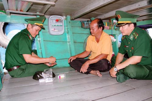 Điểm tựa cho ngư dân vươn khơi, bám biển