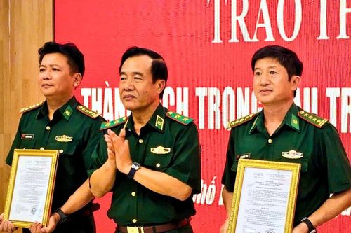 Bộ Tư lệnh BĐBP trao thưởng thành tích trong 2 chuyên án đấu tranh chống tội phạm ma túy