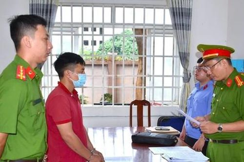Lập khống hơn 1.800 phiếu cấp dầu, chiếm đoạt 8 tỷ đồng