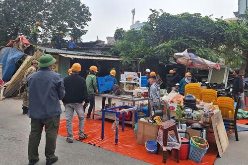Hà Nội: Tháo dỡ, di dời tài sản của 10 hộ dân lấn chiếm đất đã GPMB tại Cầu Giấy