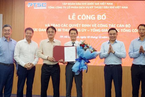 Công bố quyết định Phó Bí thư Đảng ủy, Tổng Giám đốc PTSC