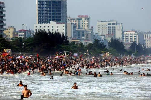Du lịch Sầm Sơn đặt mục tiêu đón gần 10 triệu lượt khách trong năm 2025